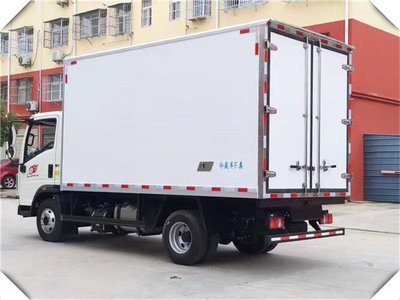 重汽四米二宽体冷藏车 大马力重载版与肉钩车定制方案解析