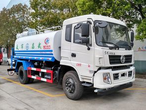 农药喷雾车与饲料车 现代农业中的专用车辆应用对比